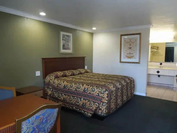 Castaway Motel 7